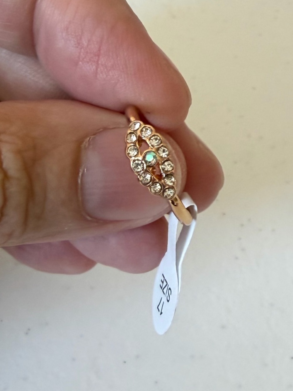 Elegant Gold and Silver Ring. - Picture 7 of 7